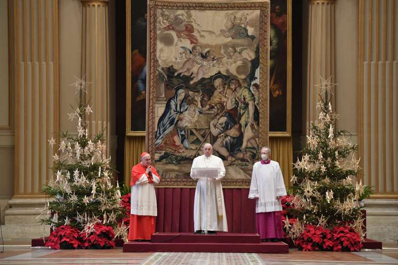 Papa Francesco, Urbi et Orbi: “Siamo tutti fratelli. Il vaccino anti-Covid  sia per tutti 