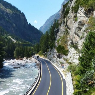 Strada per Cogne: domani chiusura ai mezzi superiori ai 10 metri dal chilometro 6+700