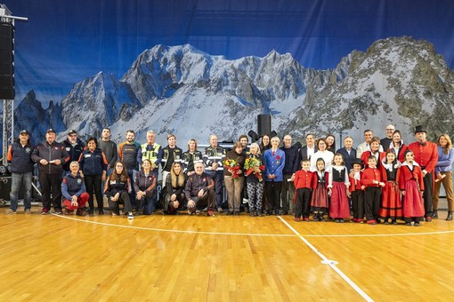 Féiha di Creméyèren: Un abbraccio di solidarietà e cultura per la Comunità di Courmayeur