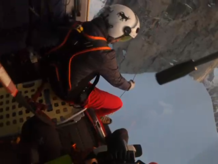 Soccorso Alpino Valdostano: tre alpinisti polacchi salvati sul Dente del Gigante (Video)