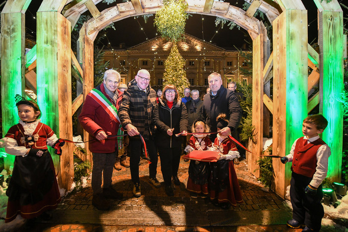 Incanto natalizio ad Aosta: il Marché Vert Noël riporta la magia delle festività nel Cuore della Capitale