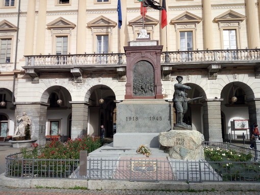 Gli Alpini celebrano il santo Patrono ad Aosta in piazza Chanoux. Oltre 100 Alpini morti nel 2021