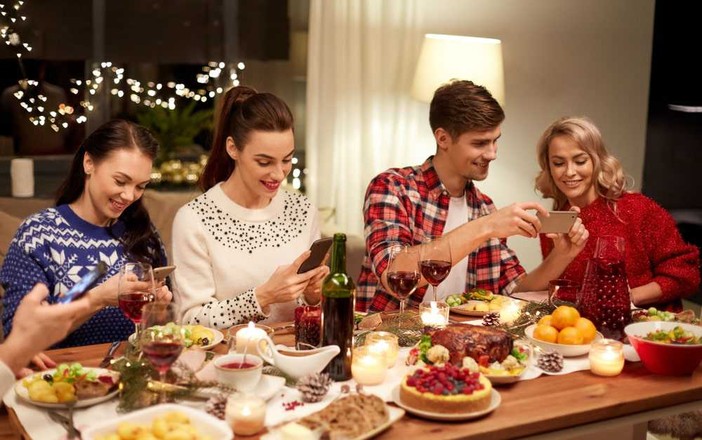 Dipendenza digitale: come il cellulare rovina il Natale