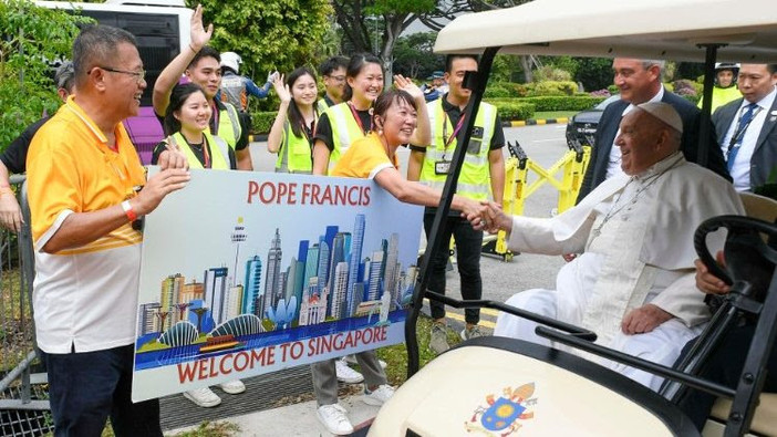 Francesco a Singapore, ultima tappa del lungo viaggio nel Sud-Est asiatico e in Oceania