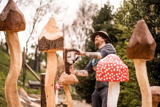 Alle Scuderie del Forte di Bard l’installazione artistica 'The Mushroom Fortress' di Michel Vecchi