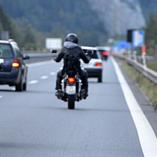 Riduzione dei costi autostradali per i motocicli: Discussione in Consiglio regionale