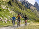 Francia o Italia? Il Monte Bianco è dei cicloturisti:  navette gratuite e sentieri per pedalare senza frontiere