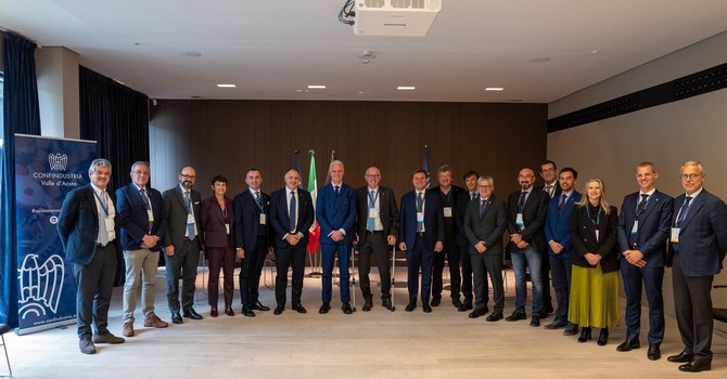 L'Assemblea di Confindustria VdA lancia un patto per il Ffuturo dei giovani e delle imprese