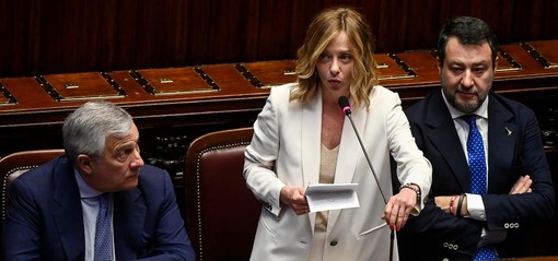 Centrodestra in calo nei sondaggi: la sfida tra opposizione e maggioranza si fa sempre più incerta