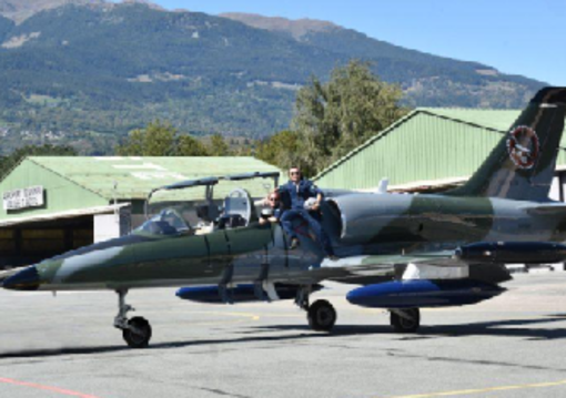 L 39C Albatross Atterra ad Aosta il nuovo caccia di Jet Fighter