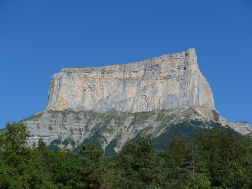 Mont Aiguille (Ph: Lo Scarpone)