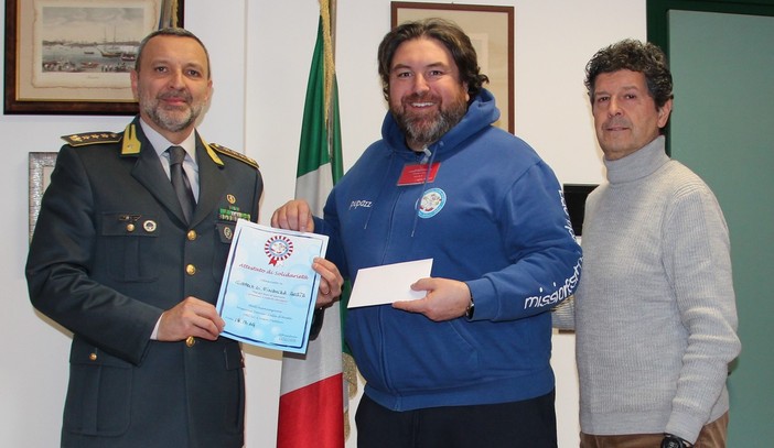 Da sx Comandante Bia, il vicepresidente Nicolotti e il componente del direttivo Piercarlo Lunardi