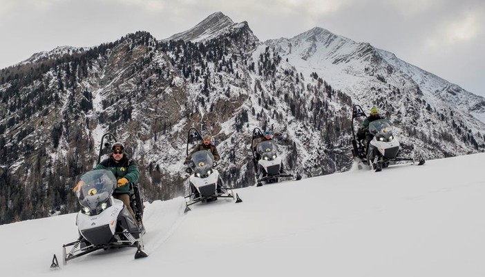 Il Parco Nazionale Gran Paradiso Adotta Quattro Motoslitte Elettriche per la Protezione del Territorio