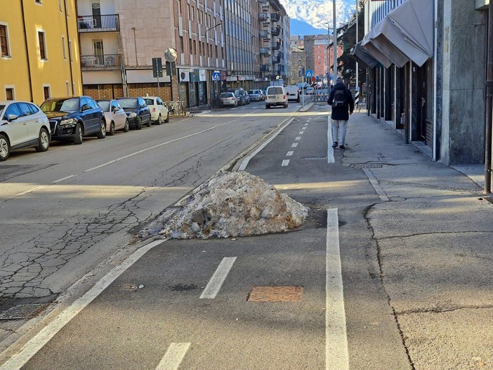 L'emblema dell'incuria ad Aosta dove il controllo del terririo non è più patrimonio di chi deve occuparsi di Aosta Capitale