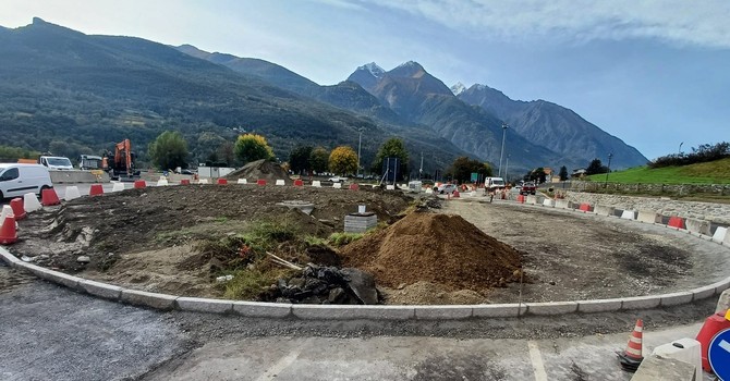 Proseguono i lavori per la nuova rotatoria di Nus: dal 17 ottobre la deviazione del traffico per Fénis e per casello autostradale