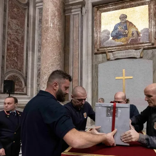 La Porta Santa di San Pietro, un muro da abbattere o due battenti da aprire?