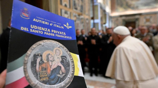 Il Papa ai militari italiani: grazie per l'aiuto ai deboli durante guerre e calamità