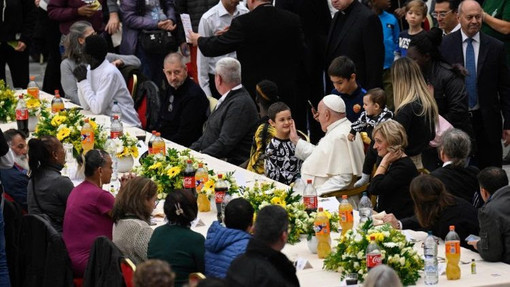 Giornata Mondiale dei Poveri, il Papa pranzerà in Vaticano con 1.300 bisognosi