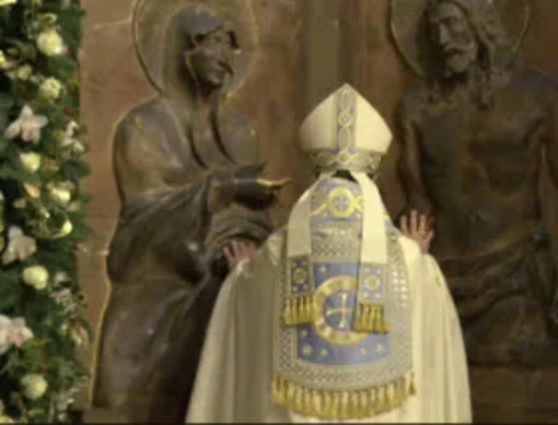 Aperta la Porta Santa di Santa Maria Maggiore, affidiamo alla madre dio Dio le nostre vite, il nostro tempo