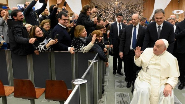 PAPA: A scuola niente bullismo, prepara alla guerra. Porre le basi per la pace