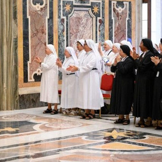 Il Papa ai consacrati: semplici nelle dinamiche sinodali, spogliarsi delle ambizioni