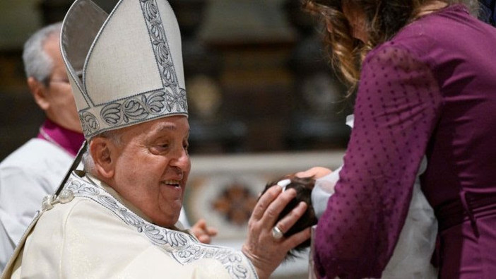 PAPA: i bambini crescano nella fede, una vera umanità nella gioia della famiglia