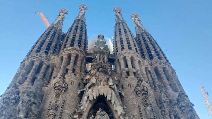 La Sagrada Familia, porta giubilare sul Dio della speranza