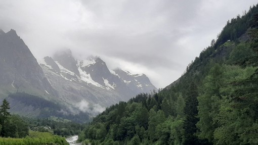 Courmayeur: Divieto di circolazione in Val Ferret e Val Veny per emergenza maltempo