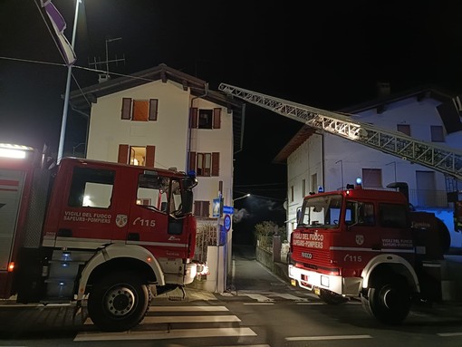 Incendio canna fumaria a Pont Saint Martin, intervento concluso nella notte