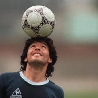 Maradona avrebbe compiuto 64 anni, un mito infinito non solo per Napoli e l'Argentina