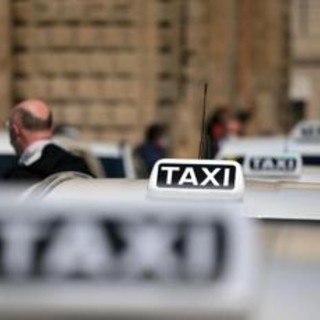 Taxi, a Roma sono la metà di Madrid, Parigi inarrivabile. Bittarelli: &quot;Servono 300 licenze subito nella Capitale&quot;