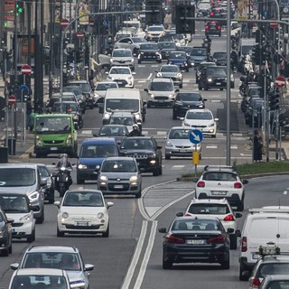 Automotive, in Italia metà delle aziende non prevede nuovi investimenti