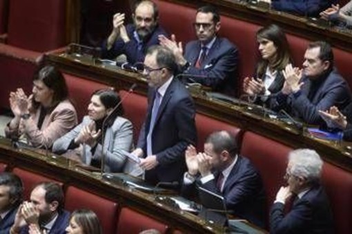 Santanchè e caso Visibilia, opposizioni puntano Meloni: &quot;È ricattata dalla ministra?&quot;