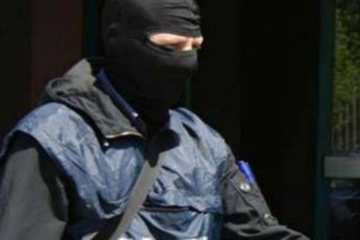 Bolzano, 15enne arrestato per terrorismo: &quot;Era pronto a colpire con gruppo satanista e suprematista&quot;