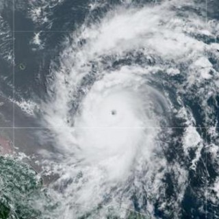 Beryl spaventa i Caraibi, mai uragano così forte a giugno