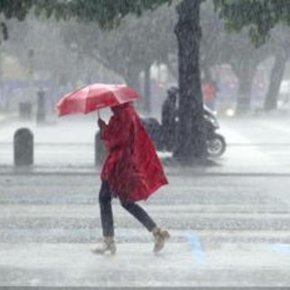 Bomba d'acqua su Roma, scatta l'allerta meteo. Le previsioni su tutta Italia