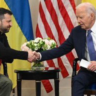 Ucraina, Biden manda nuove armi Usa. Zelensky: &quot;Dobbiamo colpire in Russia&quot;
