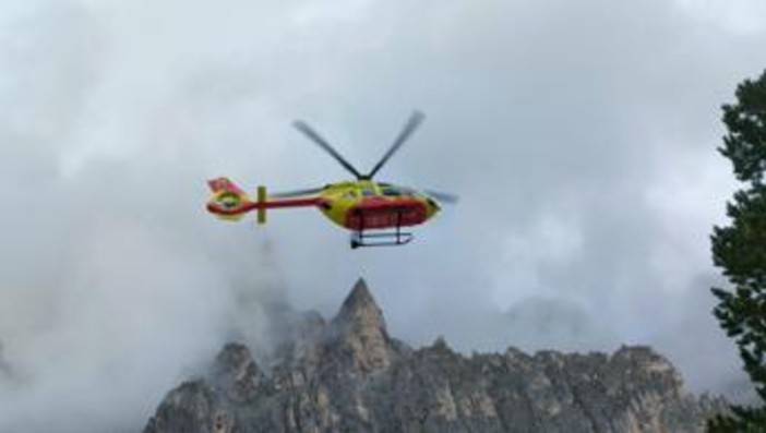Trentino, due alpinisti precipitano sulla Presanella: un morto e un ferito