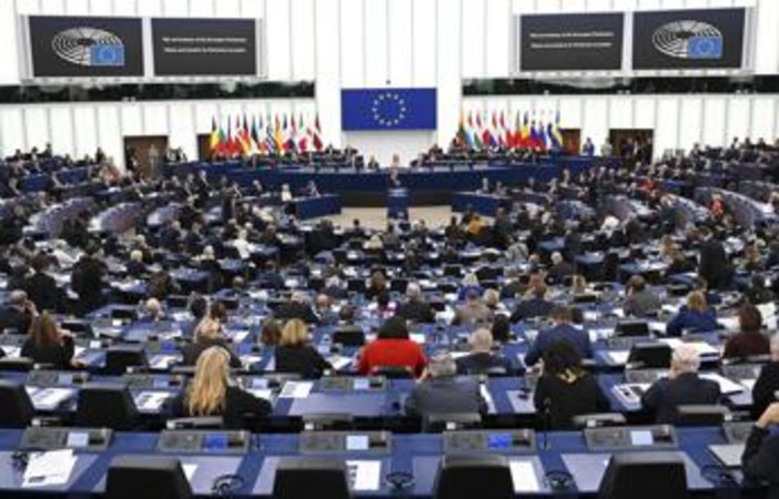 Ucraina, uso armi Ue in Russia: sì Europarlamento, Pd diviso. Tajani: &quot;Votiamo no&quot;