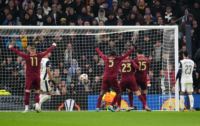 Hummels pareggia al 91°, Tottenham-Roma 2-2