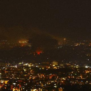 Notte di raid israeliani a Beirut, nel mirino i vertici di Hezbollah