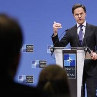 Nato, Rutte avverte: &quot;Adottare mentalità da tempo di guerra&quot;