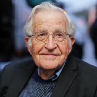 Noam Chomsky dimesso da ospedale di San Paolo in Brasile