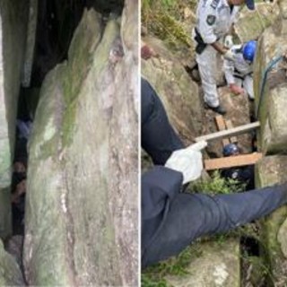 Tenta di recuperare il telefono ma rimane incastrata nelle rocce, salvata dopo 7 ore