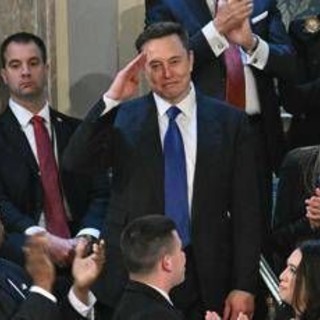 Trump, omaggio a Musk al Congresso e applausi - Video