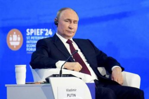 Russia, Putin: &quot;Con armi nucleari vittoria più facile ma non le useremo&quot;