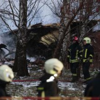 Lituania, aereo merci si schianta contro palazzo vicino Vilnius