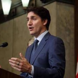 Trudeau reagisce ai dazi Usa: &quot;Sono stupidi&quot;. Trump risponde e minaccia il Canada