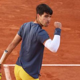 Alcaraz vince Roland Garros, Zverev ko al quinto set in finale