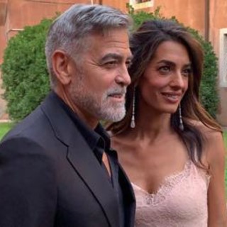 Russia, dichiarare 'indesiderabile' la fondazione di George e Amal Clooney: il piano della Duma